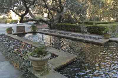 ballingrath+gardens-frog+fountain_04.jpg:  