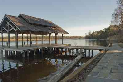 bellingrath+gardens-dock_01.jpg:  