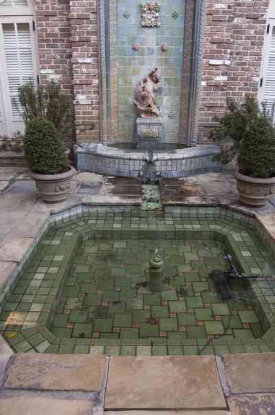 bellingrath+gardens-interior+courtyard_03.jpg:  