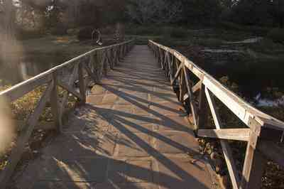 bellingrath+gardens-rustic+bridge_01.jpg:  