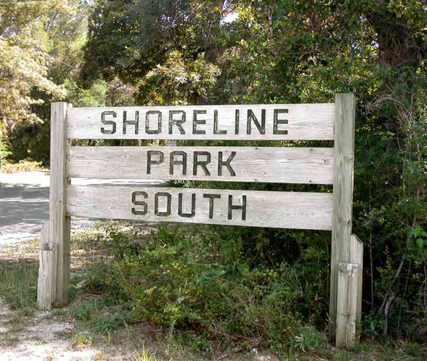 Gulf-Breeze:-Shoreline-Park-South_01.jpg:  park, country road, oak trees, spanish moss, dock, launch