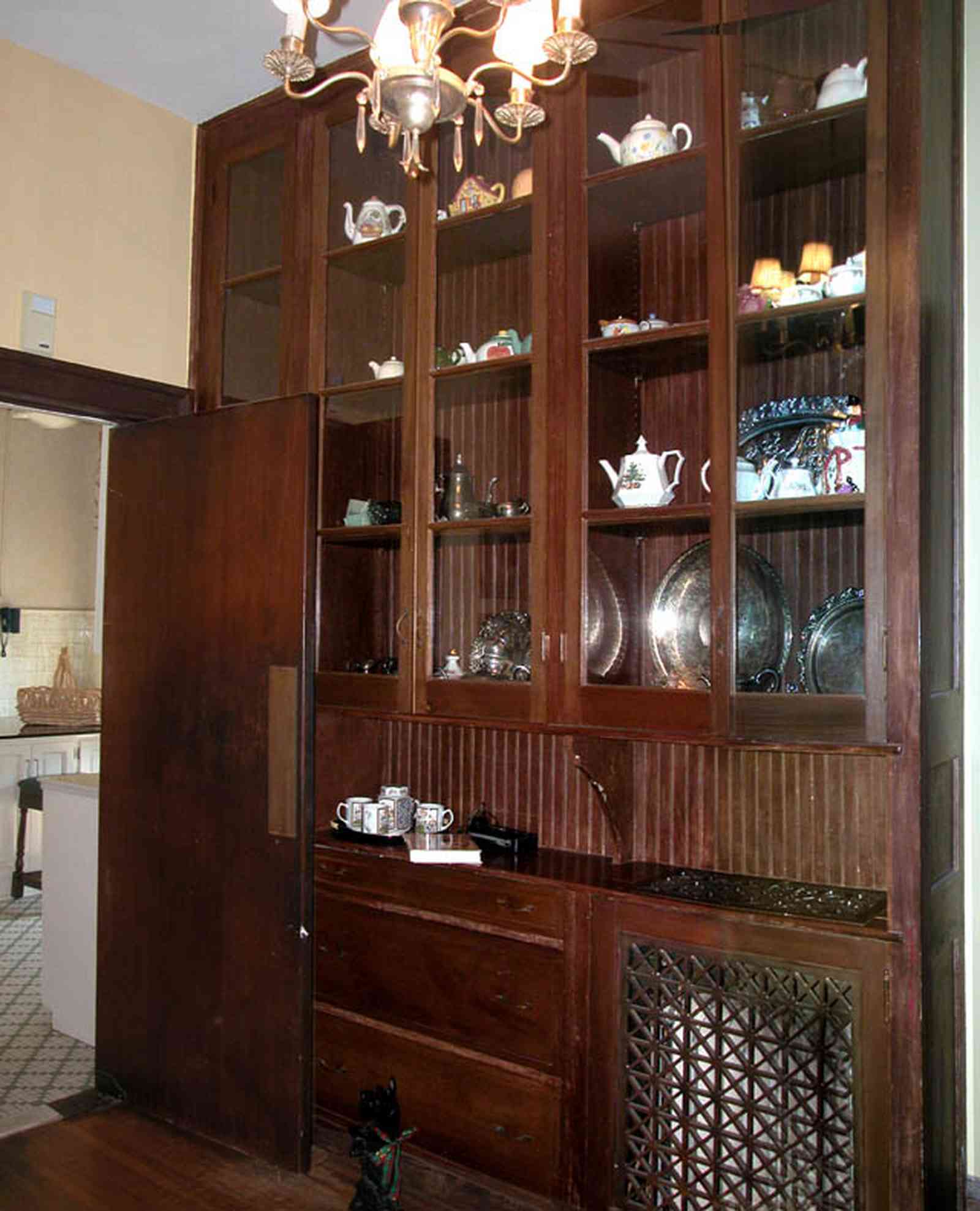 North-Hill:-105-West-Gonzales-Street_40.jpg:  china cabinet, silver platters, radiator, butlers pantry, kitchen