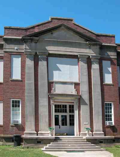 North-Hill:-Blount-School_02.jpg:  oak tree, brick building, school, high school, pediment, renaissance revival, columns, doric columns, steps