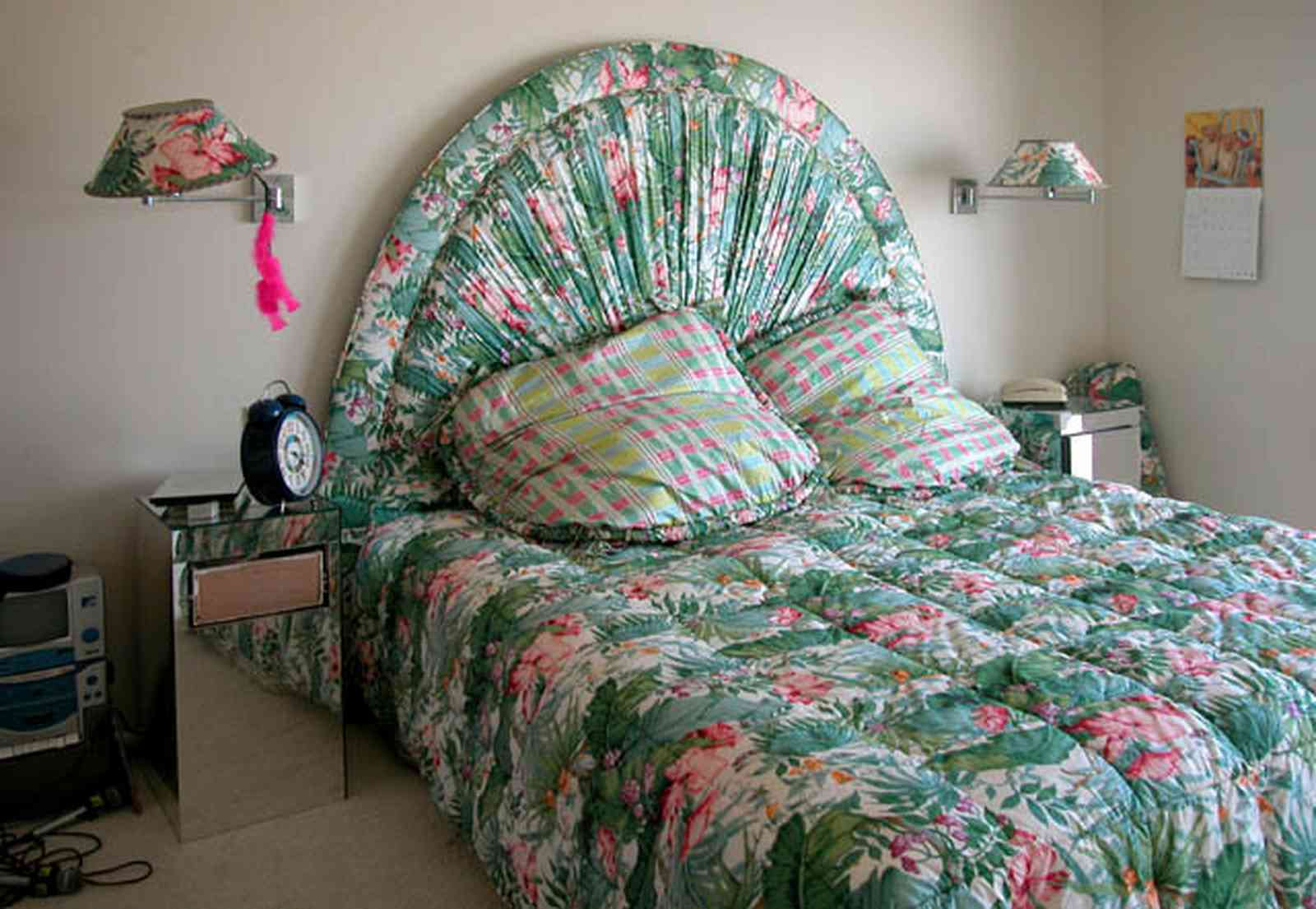 Pensacola-Beach:-1212-Ariola-Drive_19.jpg:  double bed, children's bedroom, beach house, chintz fabric, gulf of mexico