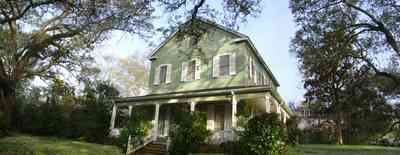 Pensacola:-East-Hill:-10th-Avenue-House_02.jpg:  shutters, porch, oak trees, farm house, 