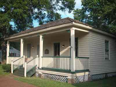 Pensacola:-Historic-Pensacola-Village:-The-Weavers-Cottage_01a.jpg:  victorian cottage, front porch, shake roof, wood shingle roof, gulf coast cottage, pyramidal roof, pecan trees