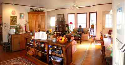 Pensacola:-Seville-Historic-District:-227-East-Intendencia-Street_12.jpg:  folk victorian house, kitchen, antique kitchen items