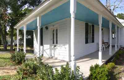 Pensacola:-Seville-Historic-District:-326-East-Intendencia-Street_06.jpg:  victorian cottage, shutters, porch