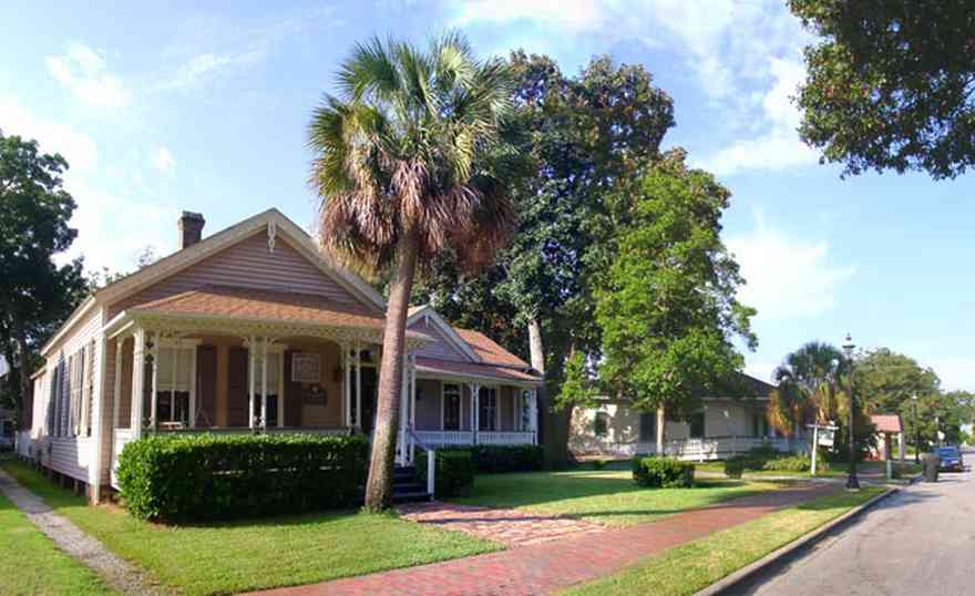 Pensacola:-Seville-Historic-District:-Beroset-And-Keene-Law-Firm_05.jpg:  victorian cottage, palm tree, law firm