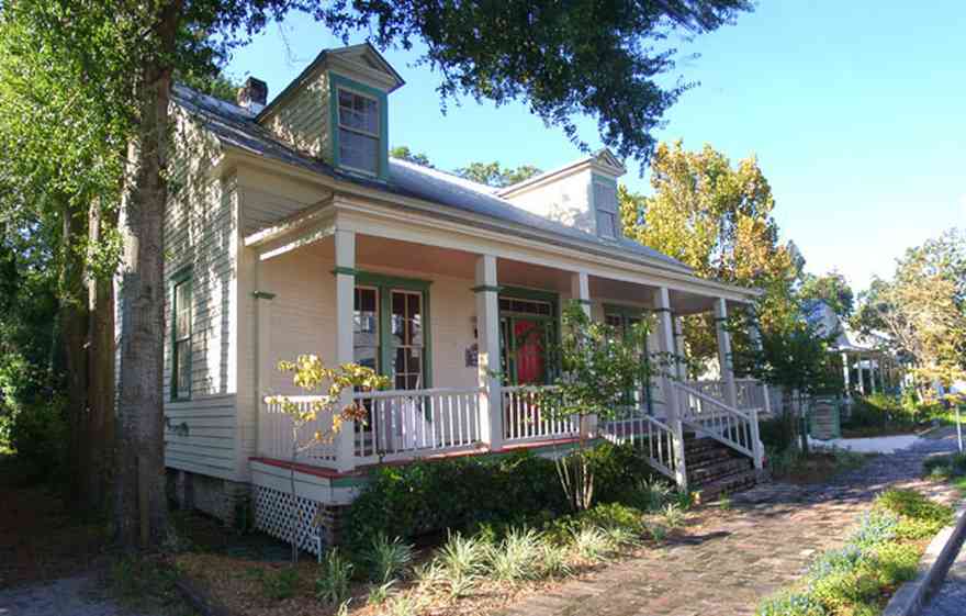 Pensacola:-Seville-Historic-District:-Seville-Allergy-And-Asthma-Clinic,-P.A.,-Charles-Presti,-M.D._01.jpg:  victorian cottage
