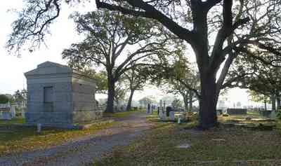 Pensacola:-Seville-Historic-District:-St-Michael-Cemetery_08.jpg:  crypt, tomb, cemetery, oak tree