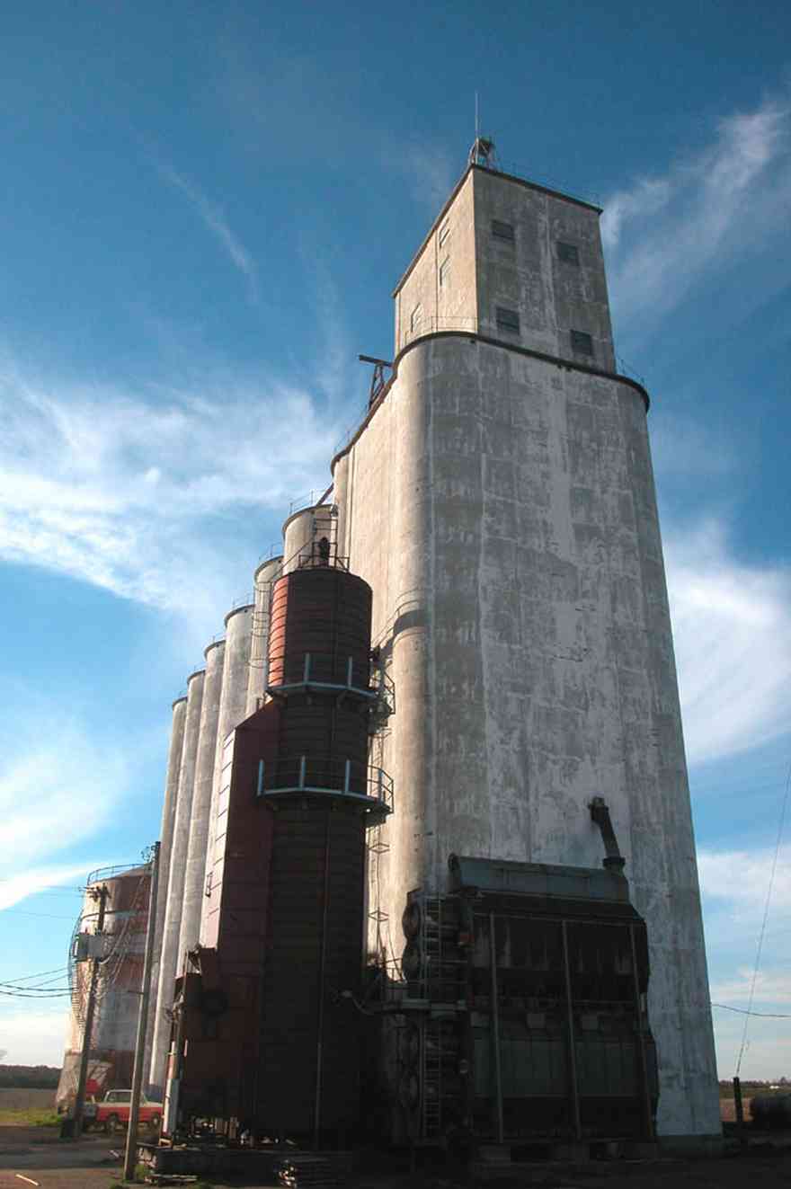 Walnut-Hill:-Escambia-Grain-Corp_04.jpg:  grain elevator, corn, wheat, soybeans, fertilizer, storage bins, agricultural sales