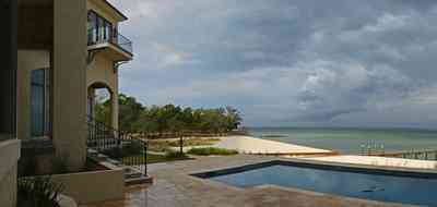 722+Peakes+Point-patio_04.jpg:  