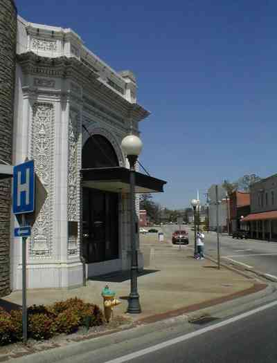 Brewton:-Downtown_04a.jpg:  store front facades, railroad tracks, main street america, 1920's architecture, midwestern architecture, lumber town