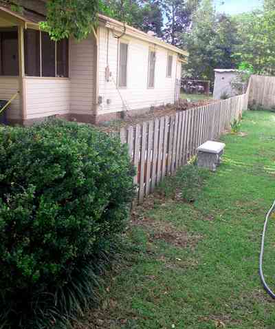 East-Pensacola-Heights:-3008-Strong-Street_03.jpg:  cottage, picket fence, ornamentation, oak tree, bannister, shutters