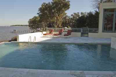 gulf+breeze-peake_27_s+point-couch+dreams-back+patio-east_04.jpg:  