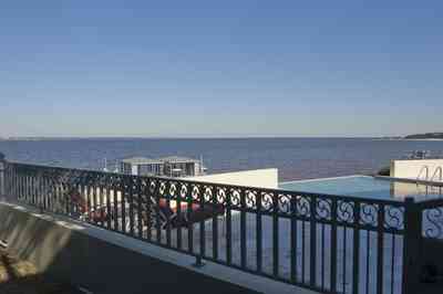 gulf+breeze-peake_27_s+point-couch+dreams-back+patio_01.jpg:  