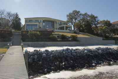 gulf+breeze-peake_27_s+point-couch+dreams-bay+view+reverse_01.jpg:  