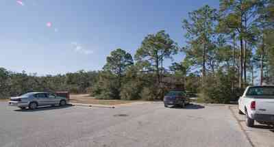 12-31-09+gins-naval+live+oaks-compound+parking+area_01.jpg:  