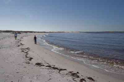 12-31-09+gins+fort+pickens-beach_01.jpg:  