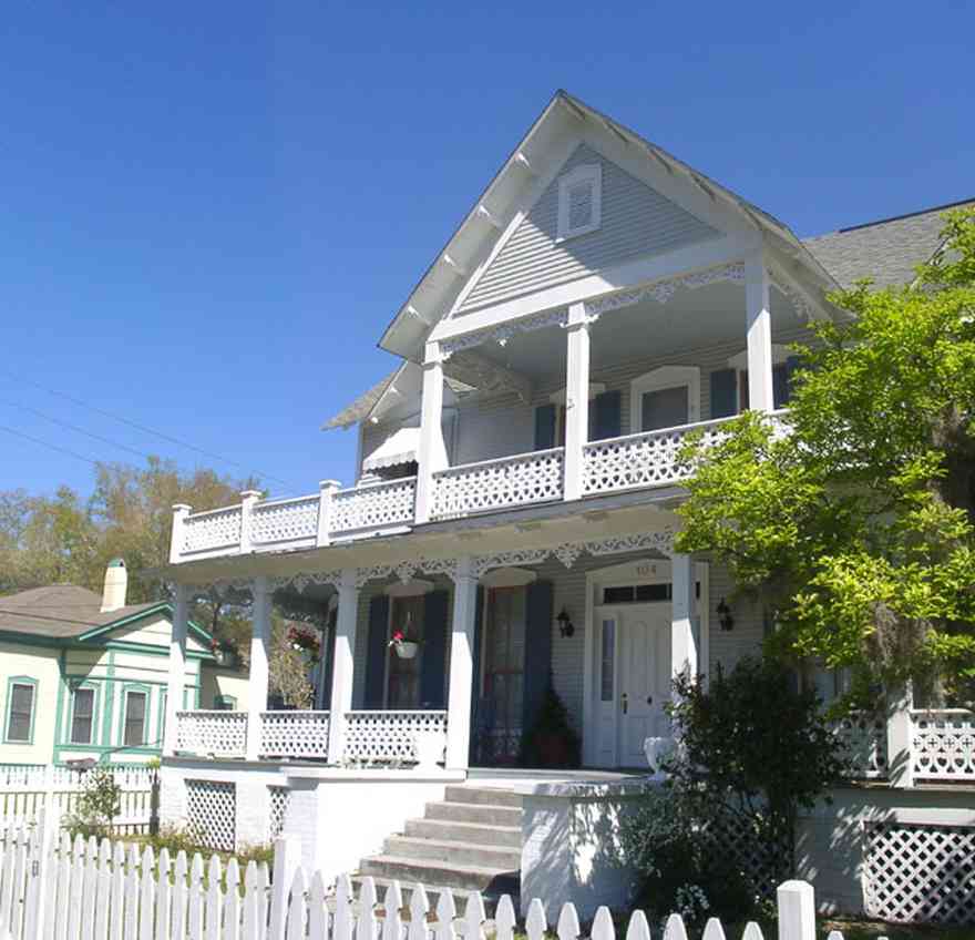Milton:-Historic-District:-104-Berryhill-Street_02.jpg:  folk victorian home, picket fence, shutters