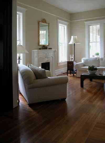 North-Hill:-116-DeSoto-St_02r.jpg:  living room, heartpine floors, open space, mirror