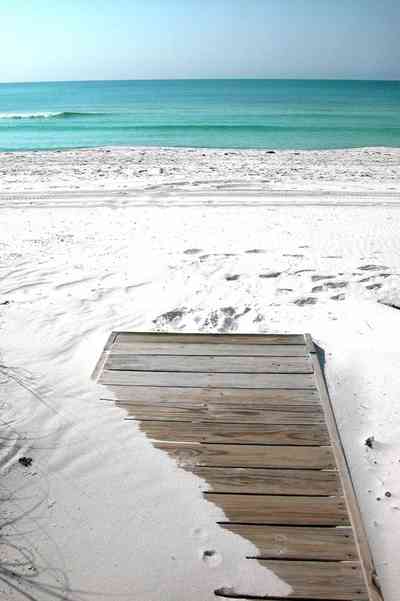 Pensacola-Beach:-Ariola-Drive-Art-Deco-House_04.jpg:  sand, crystal sand, white sand, sugar sand, sea oats, bauhaus architectural style, palm trees, dune restoration, beachfront property