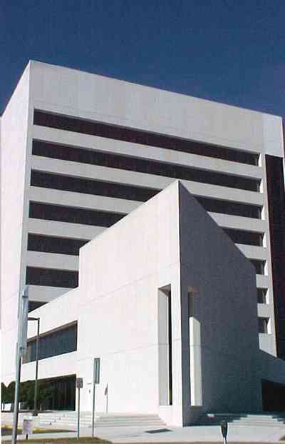 Pensacola:-Downtown:-Sun-Trust-Bank_Sun_01.jpg:  office tower, office complex, office building, bank building