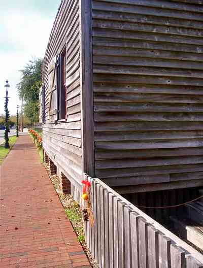 Pensacola:-Historic-Pensacola-Village:-Julee-Cottage_01.jpg:  slave cabin, picket fence, victorian houe