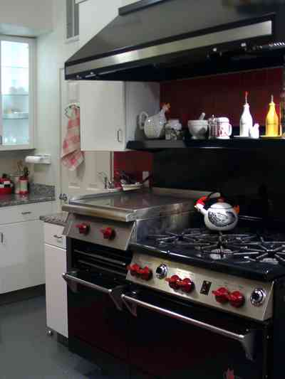 Pensacola:-Seville-Historic-District:-529-East-Government-Street_19.jpg:  restaurant stove, kitchen, convection oven