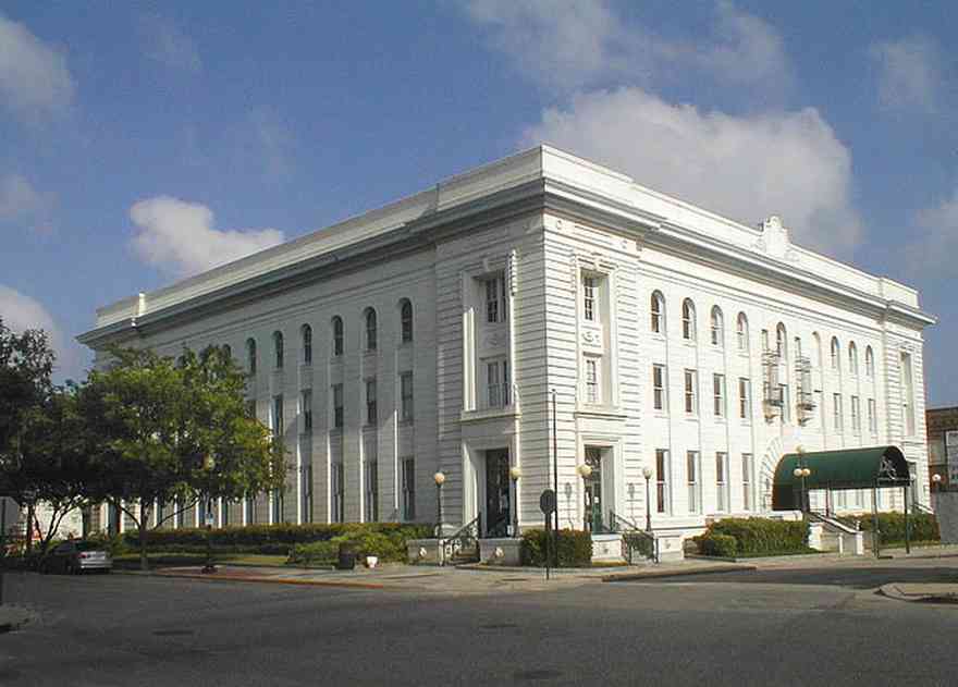 Pensacola:-Seville-Historic-District:-Cultural-Center_00.jpg:  pensacola little theatre, jefferson street, zaragoza street, classical revival architectural style, beaux arts, federal building