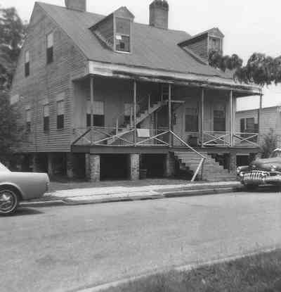 Pensacola:-Seville-Historic-District:-Michles-And-Booth-P.-A._02.jpg:  victorian home, four-square georgian house